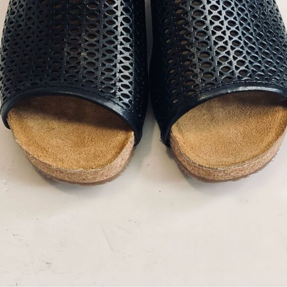 Eric Michael Wedge Sandals EU 39 US 8 Laser Cut Cork Black Perforated Leather - Picture 5 of 9